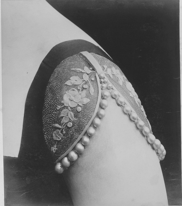 Колье Boucheron La Silhouette и плечевое украшение 1880 года