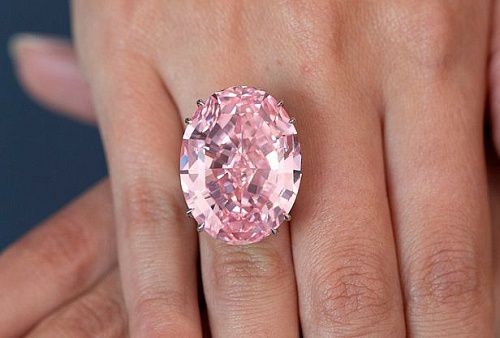 Розовый камень в ювелирных изделиях